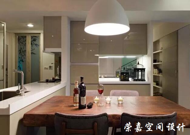 85平現(xiàn)代兩居室，滿滿的小資情調(diào)！